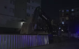 Pendik’te istinat duvarı çöktü, 5 katlı bina tahliye edildi
