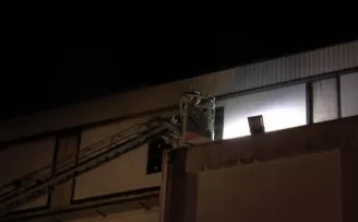 Pendik’te korkutan fabrika yangını

