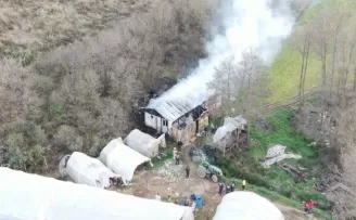 Pendik’te köy evinde yangın
