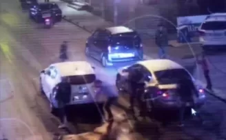 Pendik’te, saldırganın trafikte tartıştığı kişiyi vurduğu anlar kamerada
