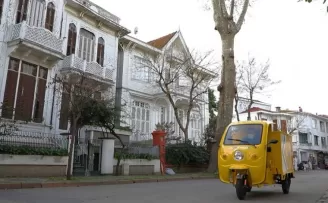 PTT’nin çevre dostu elektrikli araçları Adalar’da hizmete başladı
