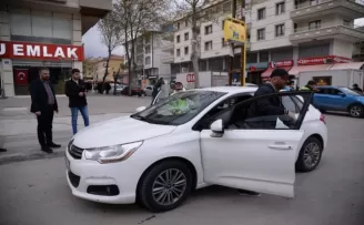 Pursaklar’da araçlar tek tek dezenfekte ediliyor
