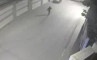 Rahmi Koç Müzesine maganda kurşunu isabet etmiş
