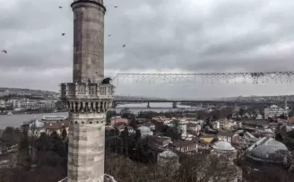 Ramazan ayının simgesi mahyalar camileri süslemeye başladı
