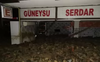 Rize’de sel sularına kapılan 2 kişi kayboldu
