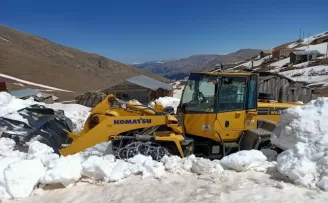 Yayla yollarında kar temizliği sürüyor