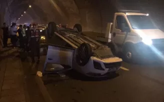 Rize’de zincirleme trafik kazası: 1’i polis 6 yaralı
