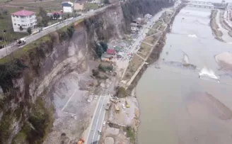 Rize’nin Ardeşen ilçesindeki heyelan bölgesi havadan görüntülendi
