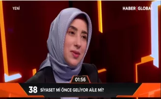 AK Parti Grup Başkanvekili Özlem Zengin 40'ta 