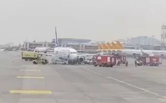 Sabiha Gökçen Havalimanına inen yolcu uçağının lastiği patladı
