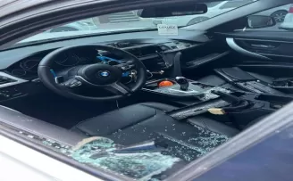 Sahibinin yeni aldığı aracı hırsızlar soydu
