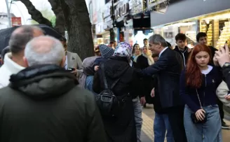 Sakarya’da Başkan Alemdar esnafla kucaklaştı