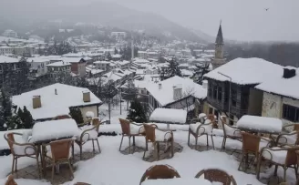 Sakarya’nın yüksek kesimlerine kar yağdı
