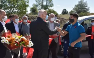 Şampiyon Acar’a memleketinde görkemli karşılama
