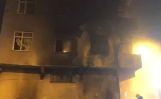 Sancaktepe’de 2 şahıs mobilya atölyesini böyle kundakladı
