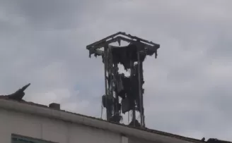 Sancaktepe’de çatı yangını
