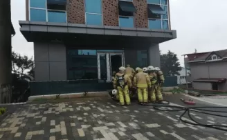 Sancaktepe’de iş yerinde korkutan yangın
