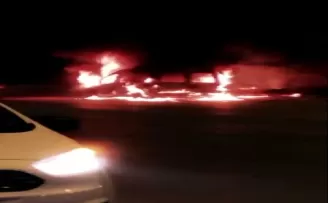 Sancaktepe’de minibüs alev alev yandı
