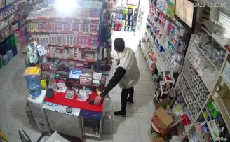 Saniyeler içinde telefonu çaldı; o anlar kameralara yansıdı
