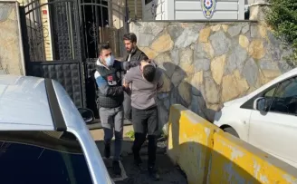 Sarıyer’de polis üniformalı dolandırıcı yakalandı
