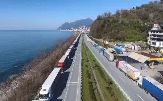 Sarp Sınır Kapısında tır kuyruğu

