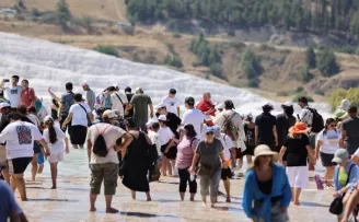 Satranç sporcuları Pamukkale ve Hierapolis’i keşfetti