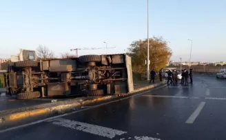 Sefaköy’de TOMA devrildi
