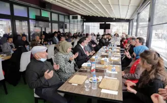 Şehit aileleri ve gaziler yemek programında buluştu
