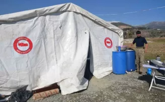 Şenoba Belediyesi depremzedeler için 7 günde 21 bin kişilik yemek yaptı
