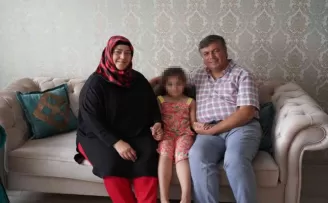 Sezgin çifti koruyucu aile oldukları Mira ile huzurlu bir hayata adım attı
