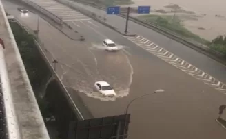 Şiddetli yağış Rize’yi etkisi altına aldı
