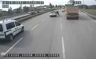 Şile otobanında inanılmaz kaza: o anlar kamerada
