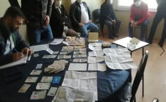 Silivri’de 3 katlı iş yerine kumar baskını kamerada

