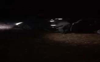 Silivri’de aniden yola çıkan ata otomobil çarptı: 3 yaralı
