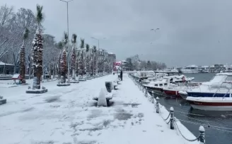 Silivri’de kar etkili oluyor
