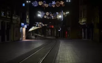 Sokağa çıkma kısıtlaması başladı, İstanbul’un yolları boşaldı
