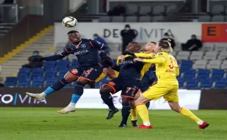 Spor Toto Süper Lig: Medipol Başakşehir: 0 - Göztepe: 1 (İlk yarı)
