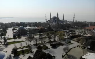 Sultanahmet Meydanı sessizliğe büründü
