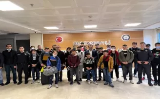 Sultanbeyli polisi öğrencileri ‘Cumhuriyetin kalbine’ yolculuğa çıkardı
