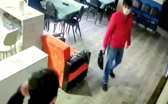 Sultangazi’de spor kulübüne giren hırsız rahatlığıyla pes dedirtti
