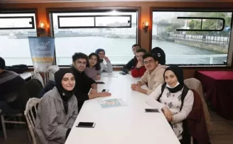 Sultangazili gençlere Boğaz turu
