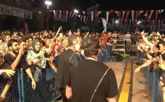 Sultangazililer ‘Genç O Fest’ etkinliğinde Haluk Levent’in şarkılarıyla coştu
