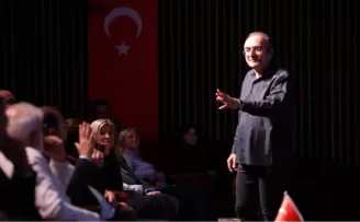 Sunay Akın’dan Cumhuriyet söyleşisi