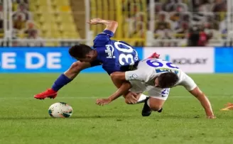 Süper Lig: Fenerbahçe: 1 - Çaykur Rizespor: 0  (İlk yarı)
