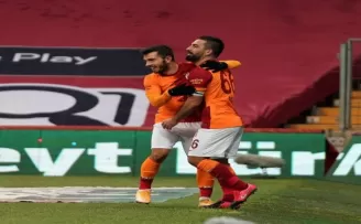 Süper Lig: Galatasaray: 2 - Göztepe: 1 (Maç devam ediyor)
