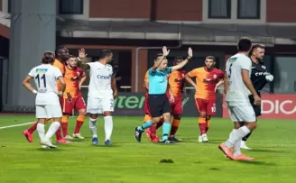 Süper Lig: Kasımpaşa: 1 - Galatasaray: 0 (İlk yarı)
