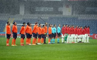 Süper Lig: Medipol Başakşehir: 0 - DG Sivasspor: 0 (Maç devam ediyor)
