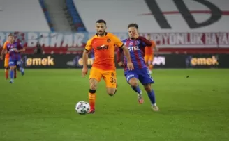 Süper Lig: Trabzonspor: 0 - Galatasaray: 1 (İlk yarı)
