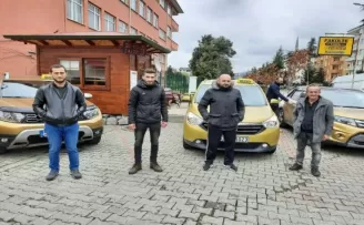 Taksiciler sağlık çalışanlarını ücretsiz taşıyacak
