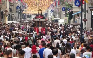 Taksim’de bayram yoğunluğu
